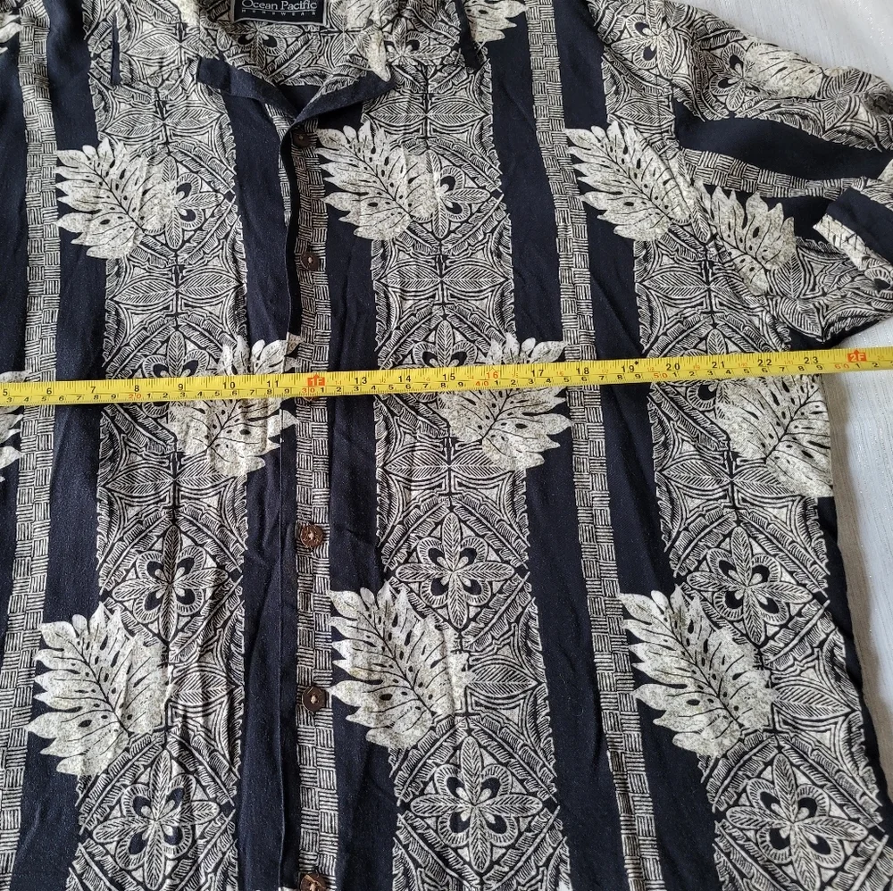 OP Black and Cream Short-Sleeve Button-Down Hawaiian Shirt 100% Rayon Size L